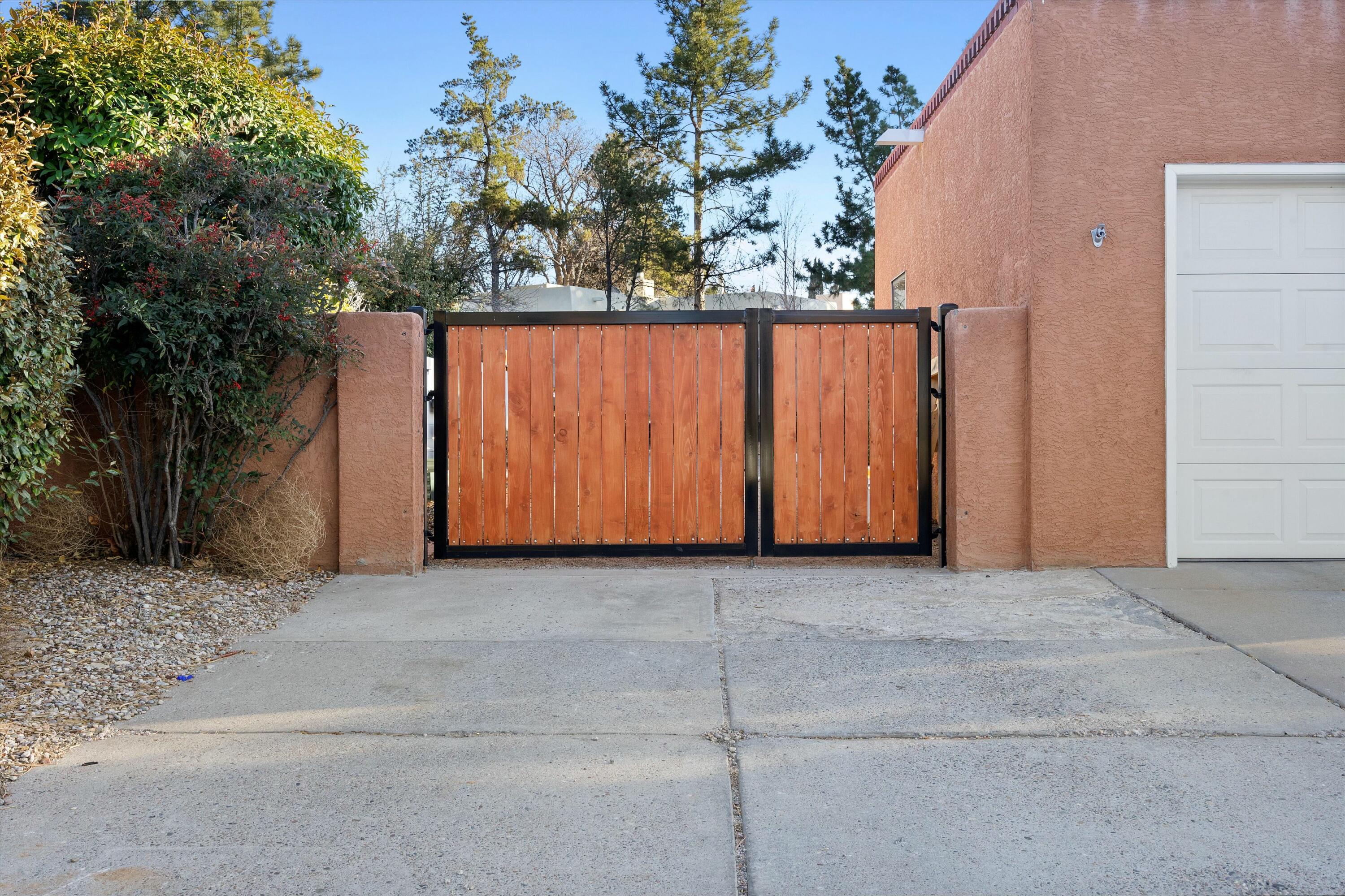 8328 Cherry Hills Drive, Albuquerque, New Mexico image 4