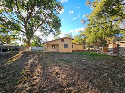 Photo of 22 Miguel Road, Los Lunas, NM 87031 (MLS # 1094456)