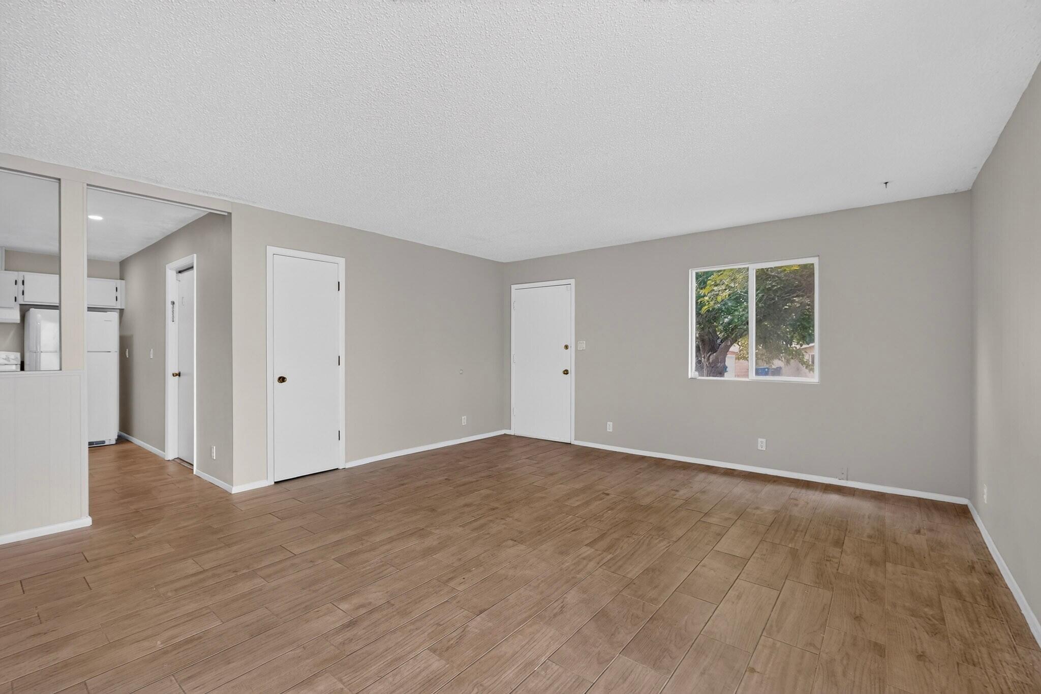 620 Turquoise Court NE