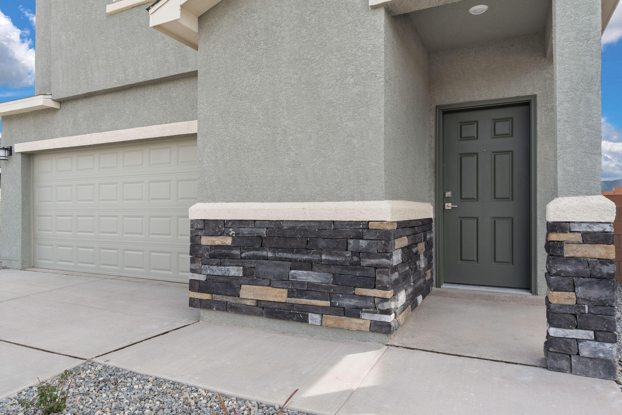 1644 Saddleback Trail NE