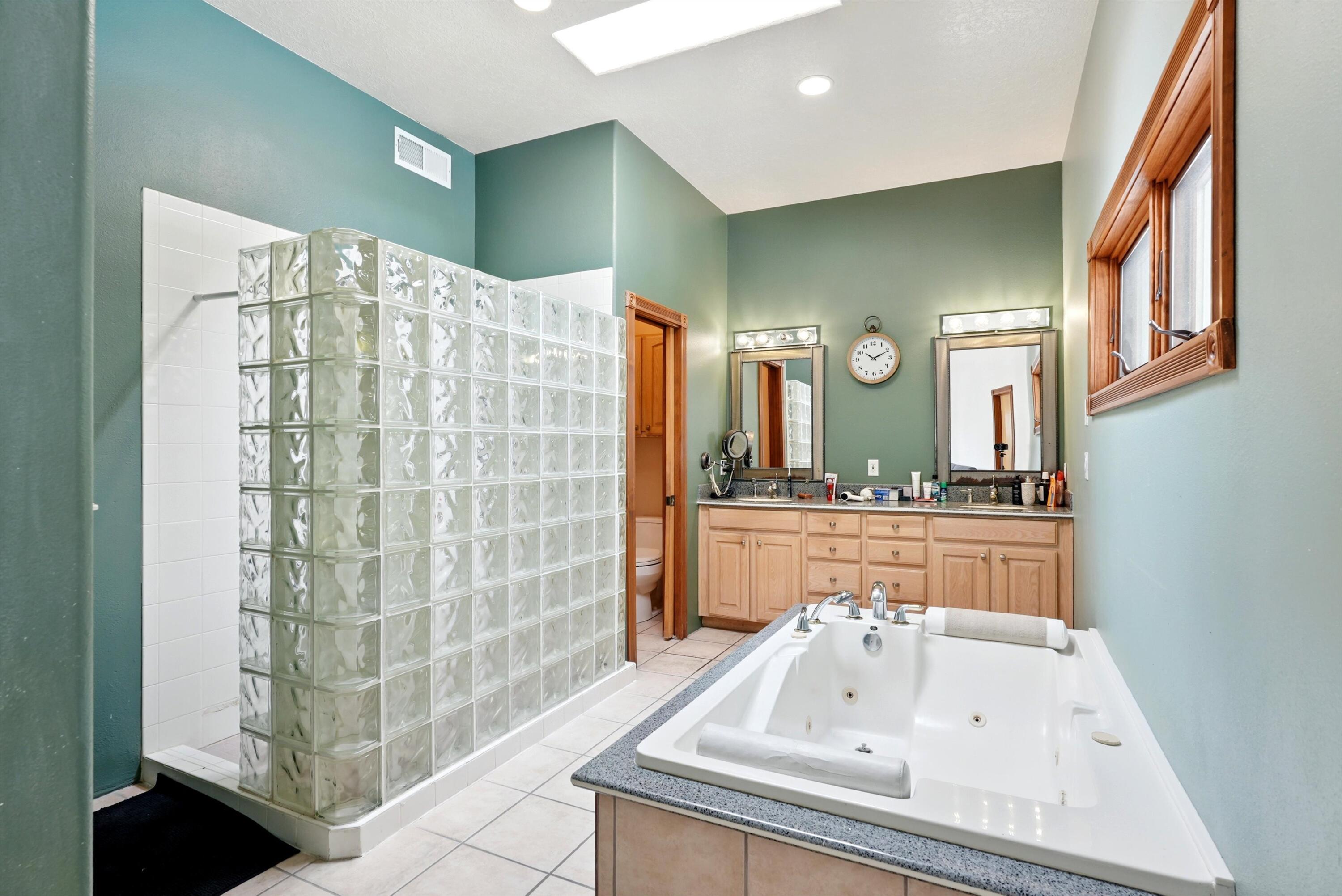 5427 La Colonia Drive, Albuquerque, New Mexico image 33