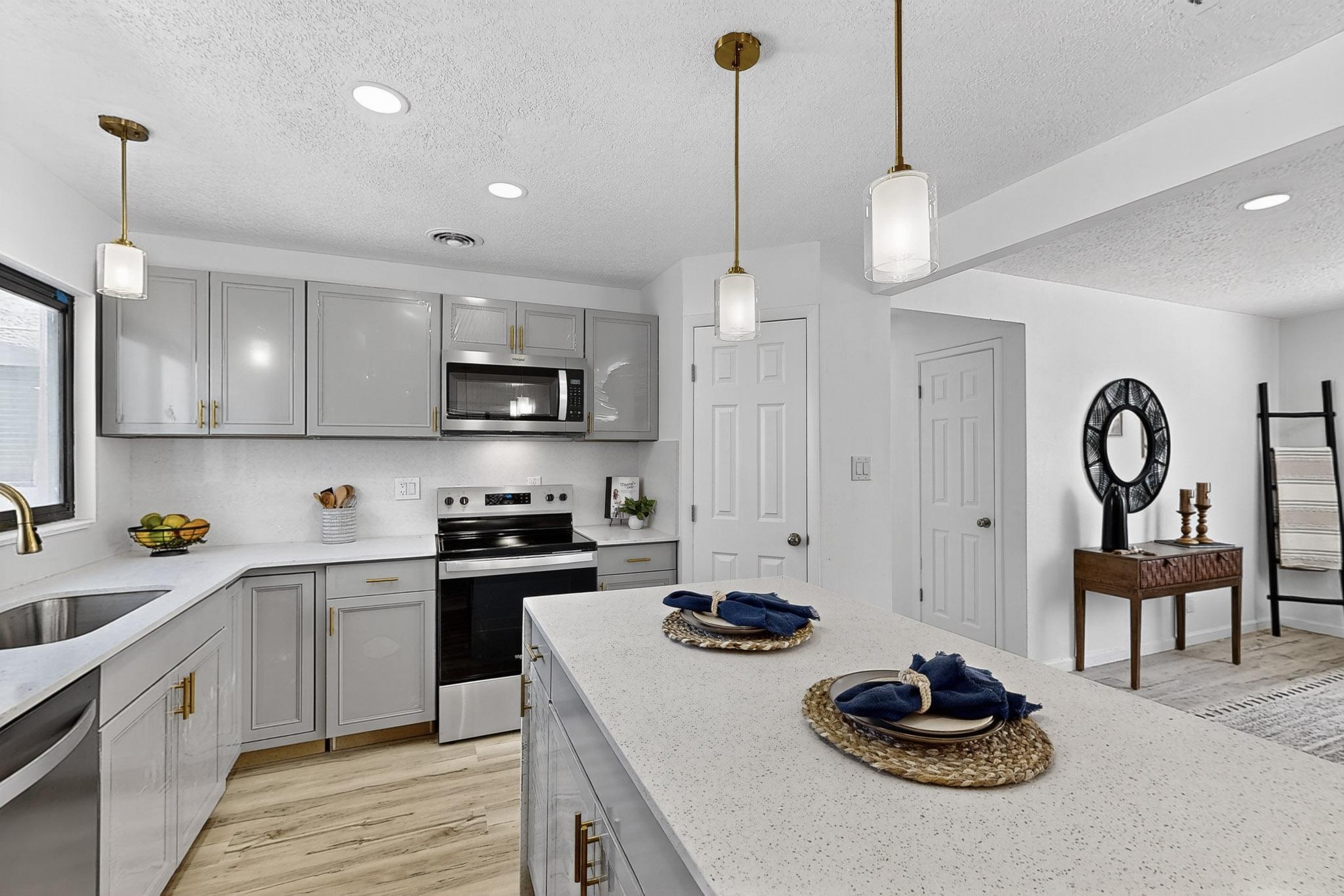 1820 Lester Drive NE