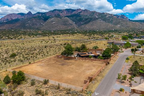 Photo of 12519 ELENA Drive NE, Albuquerque, NM 87122 (MLS # 1085410)