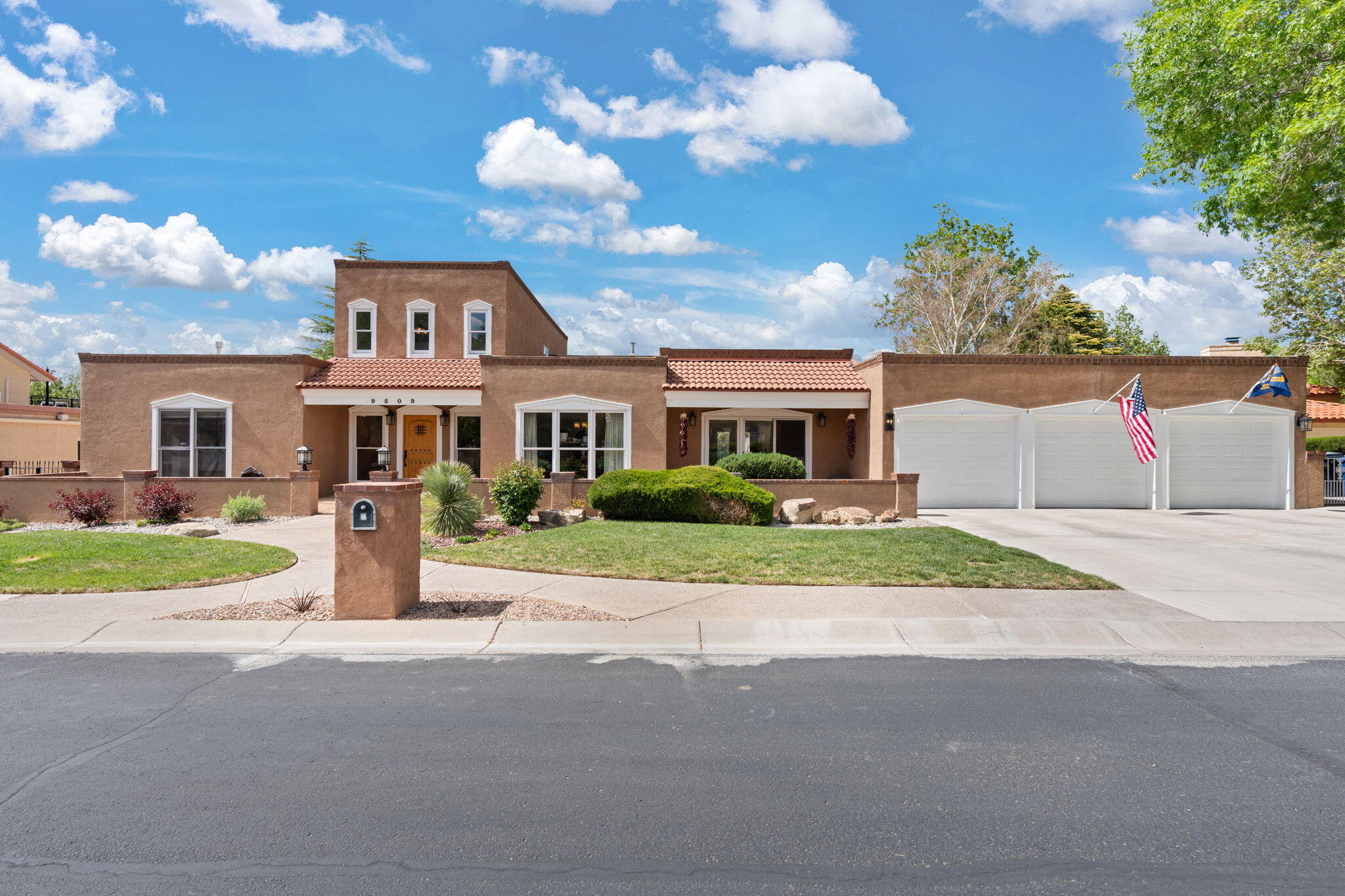 9509 Seabrook Drive, Albuquerque, New Mexico image 2