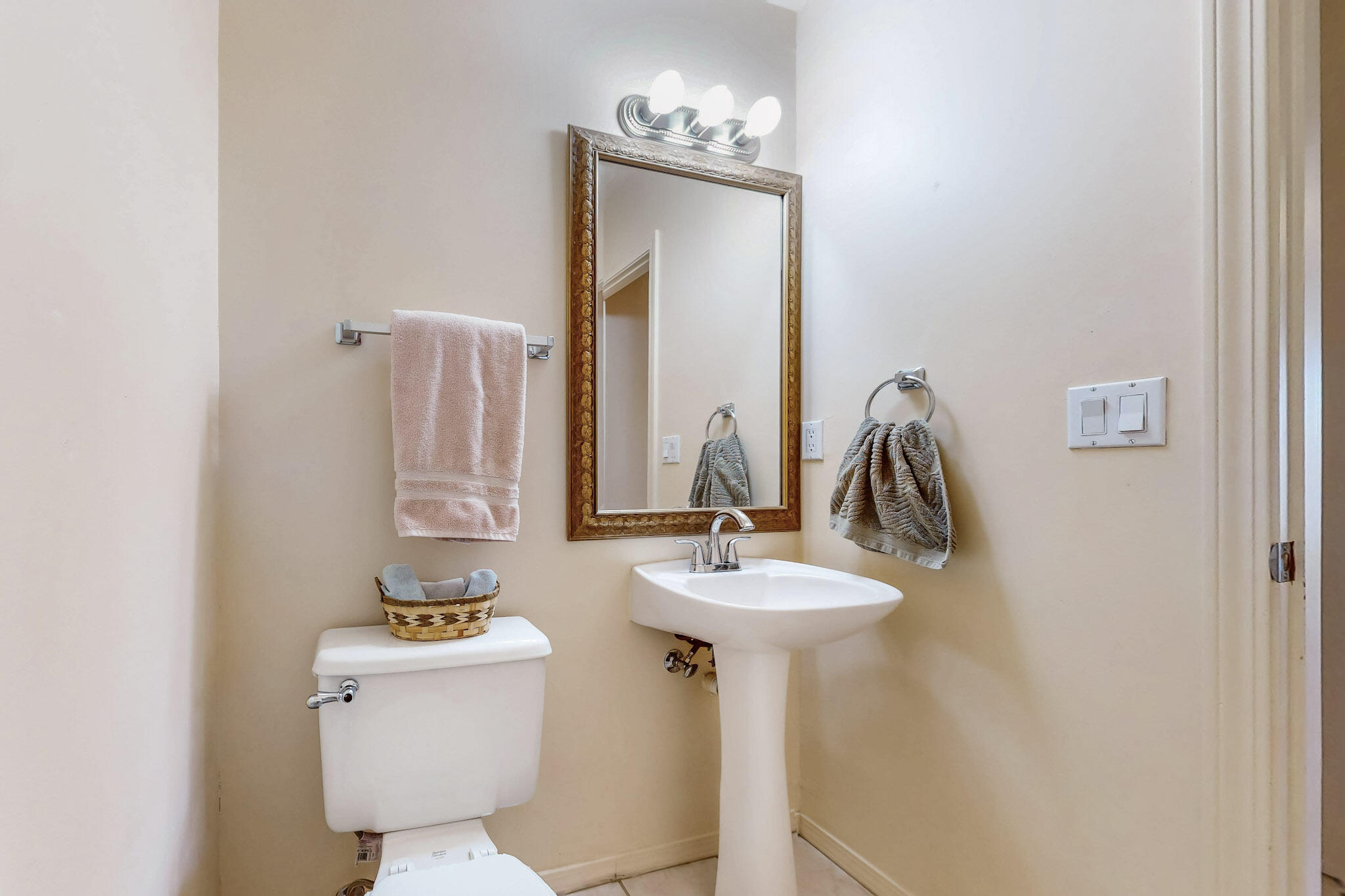 8608 Hampton Avenue, Albuquerque, New Mexico image 28