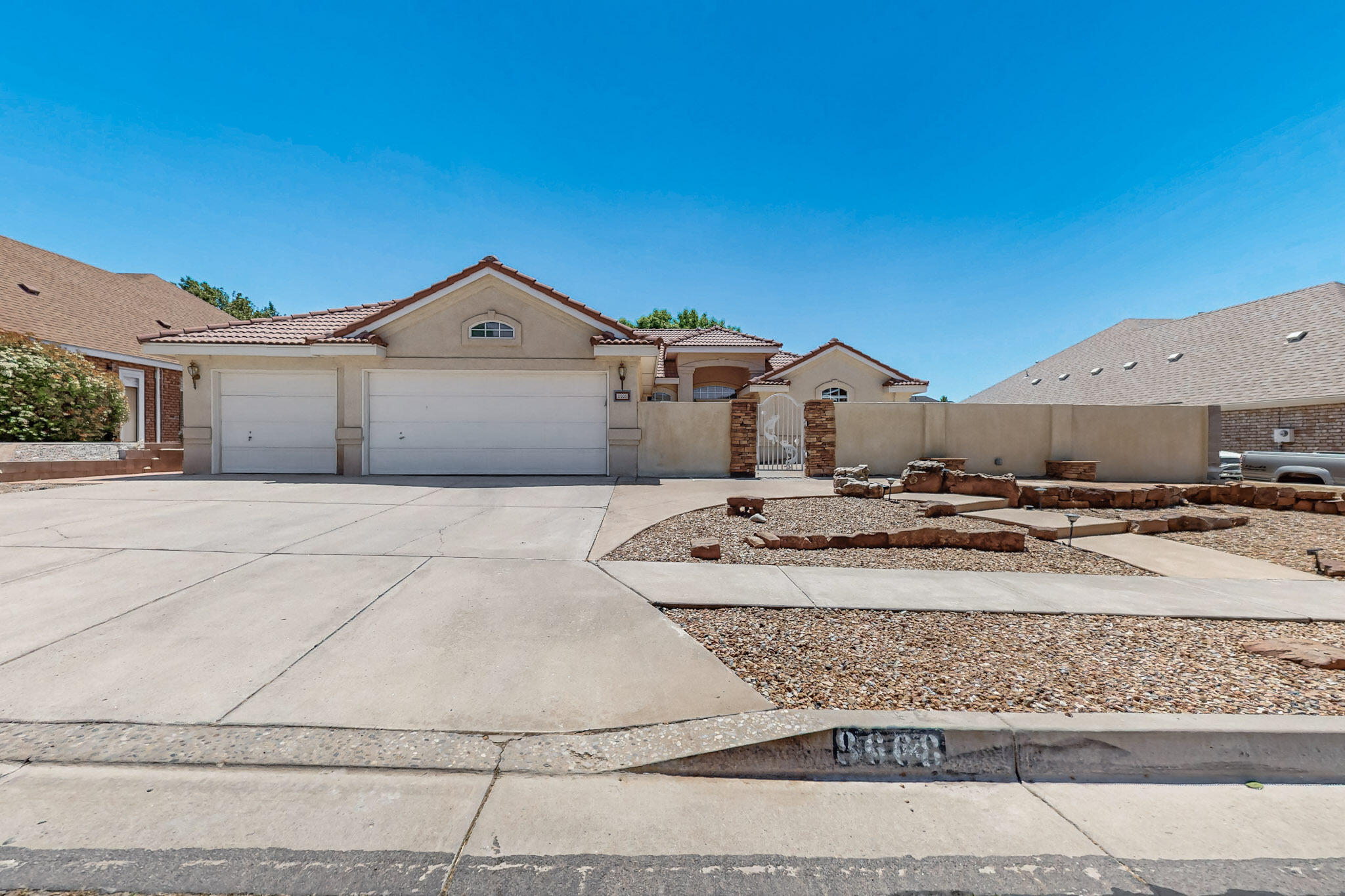 8608 Hampton Avenue, Albuquerque, New Mexico image 2