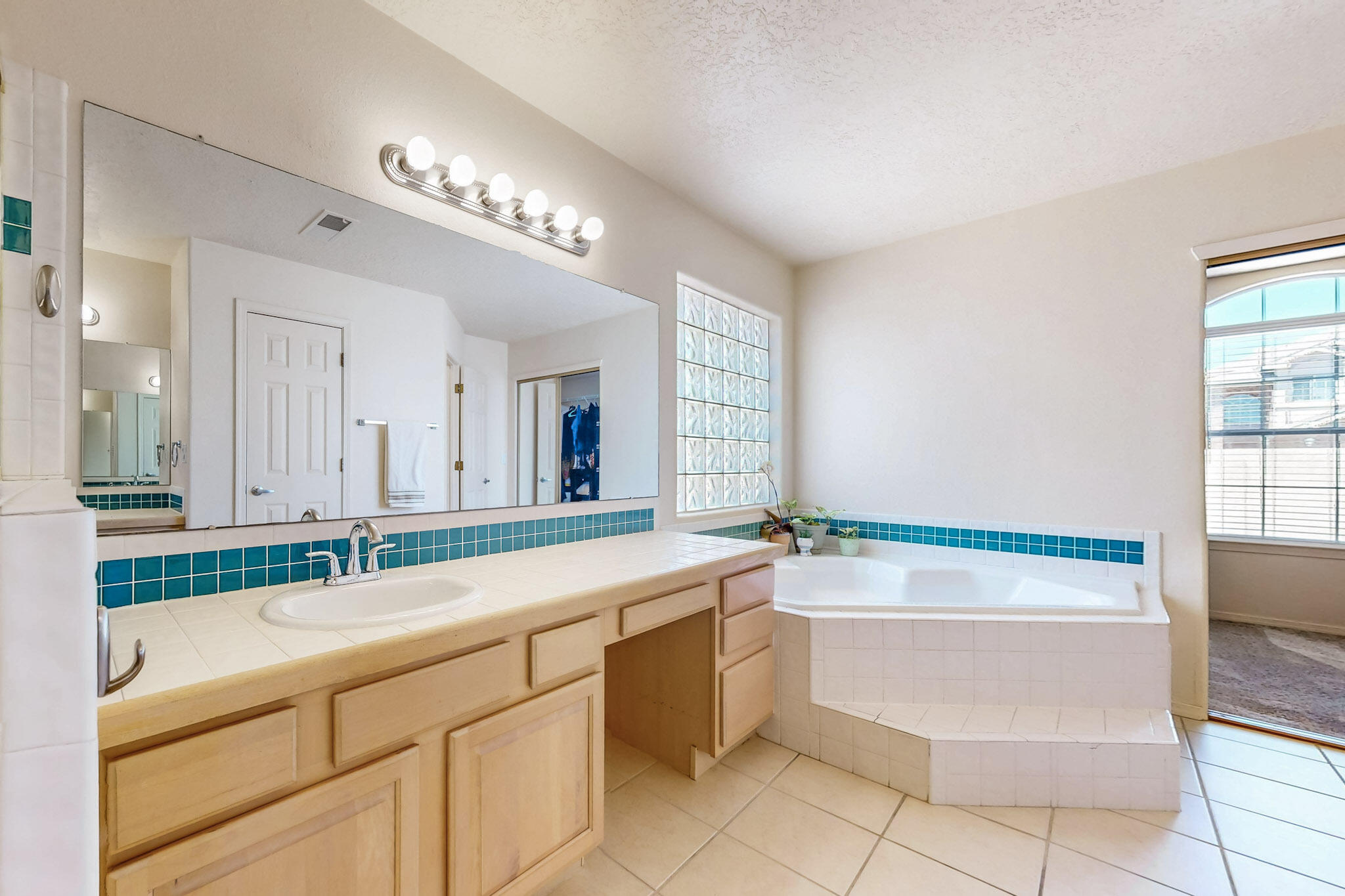 8608 Hampton Avenue, Albuquerque, New Mexico image 26