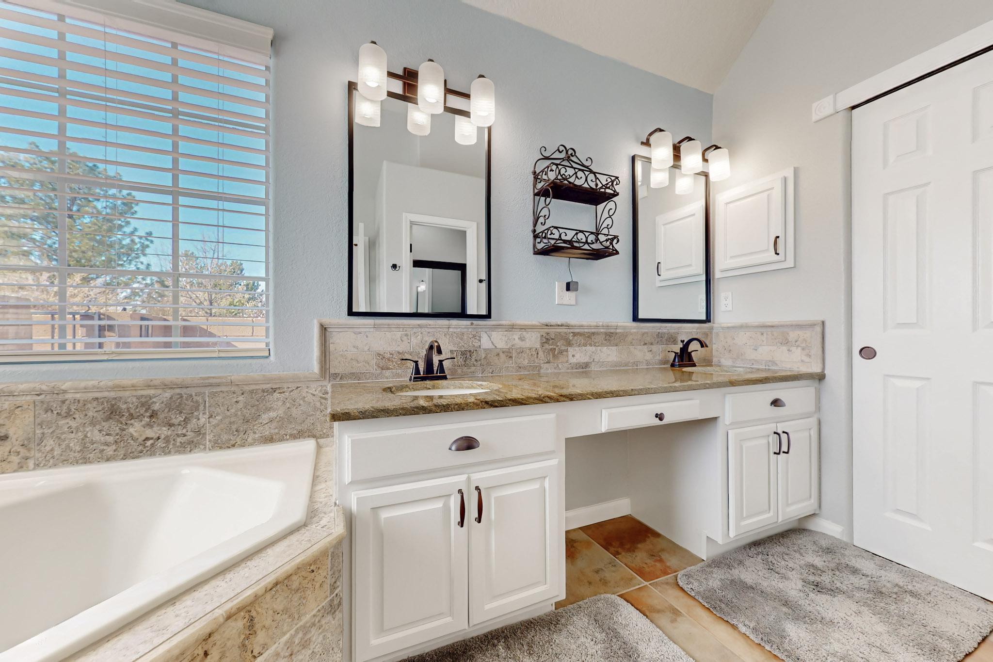 4224 Ridgemont Avenue, Albuquerque, New Mexico image 46