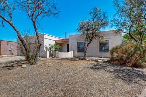 Homes For Sale - 916 Lee Trevino Drive<br/> Rio Communities, NM 87002