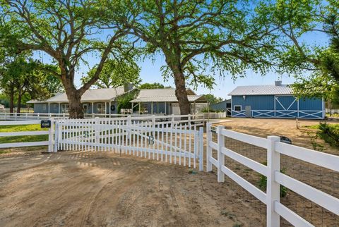 Photo of 522 Clark Circle SW, Albuquerque, NM 87105 (MLS # 1098235)