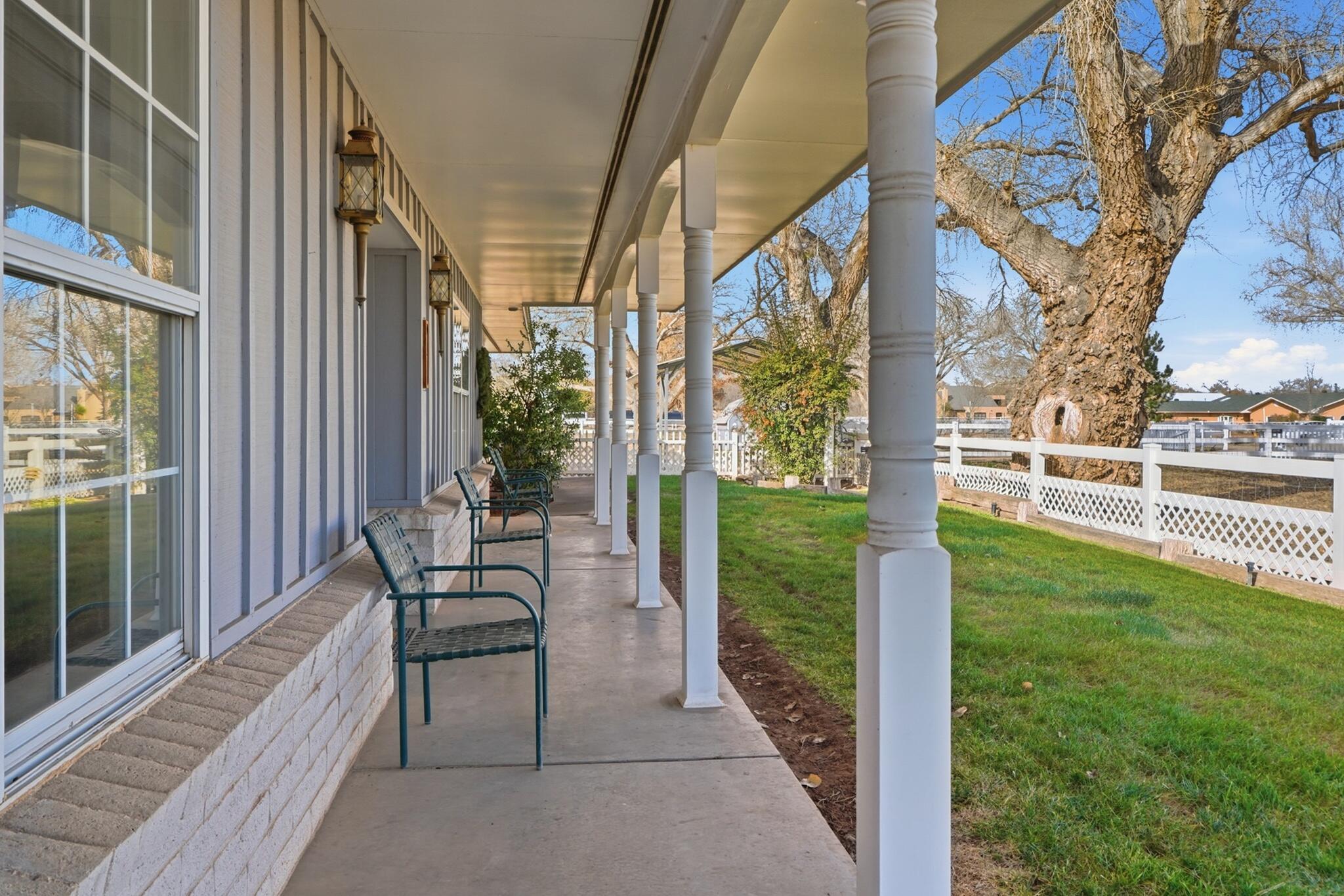 522 Clark Circle SW