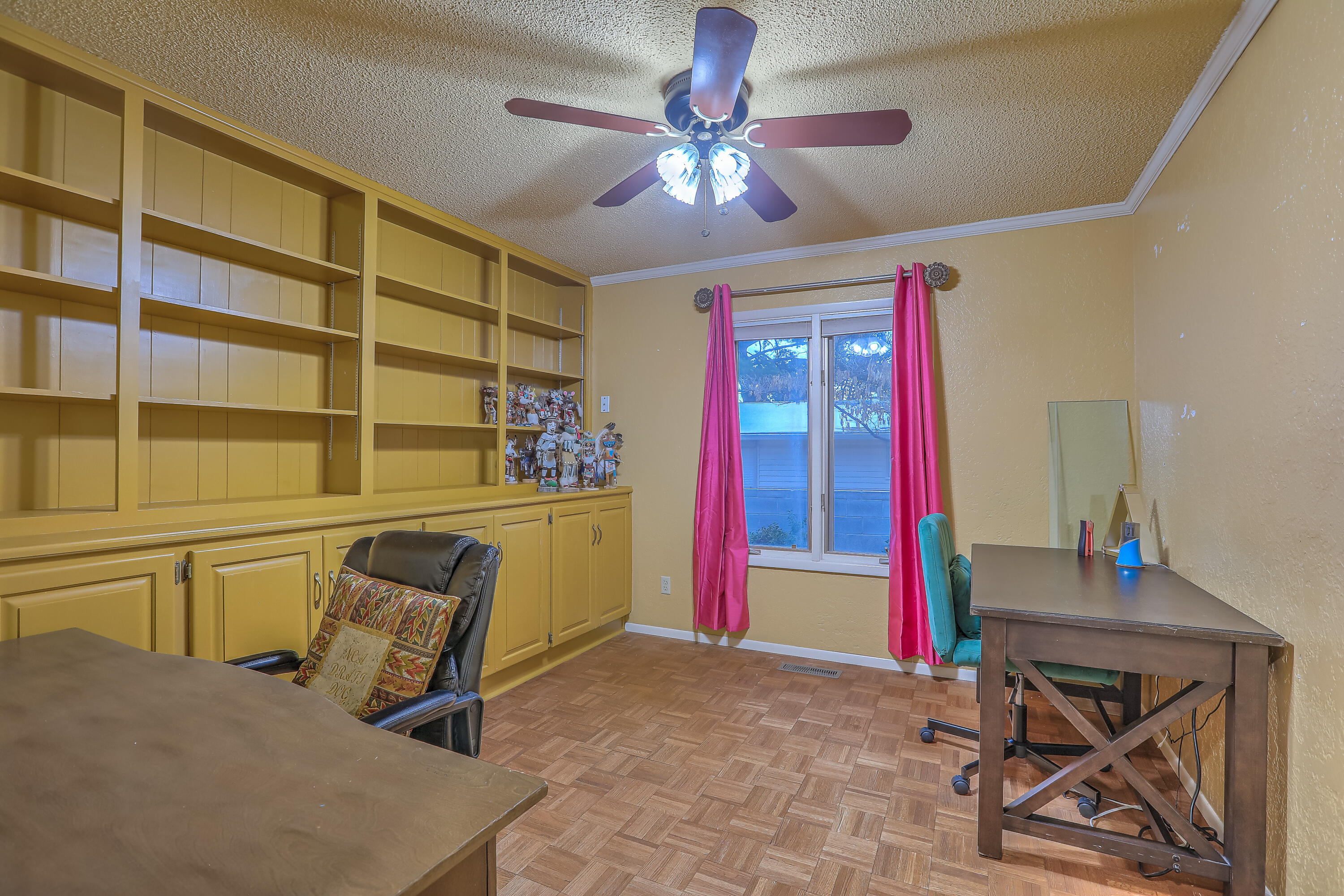 1005 MORINA Court NE