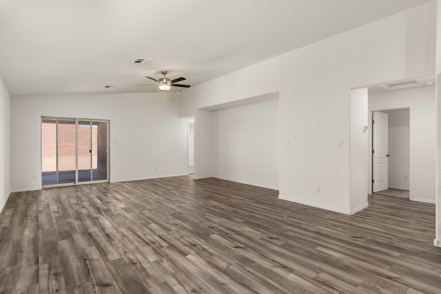 396 Audrey Avenue, Los Lunas, New Mexico image 2