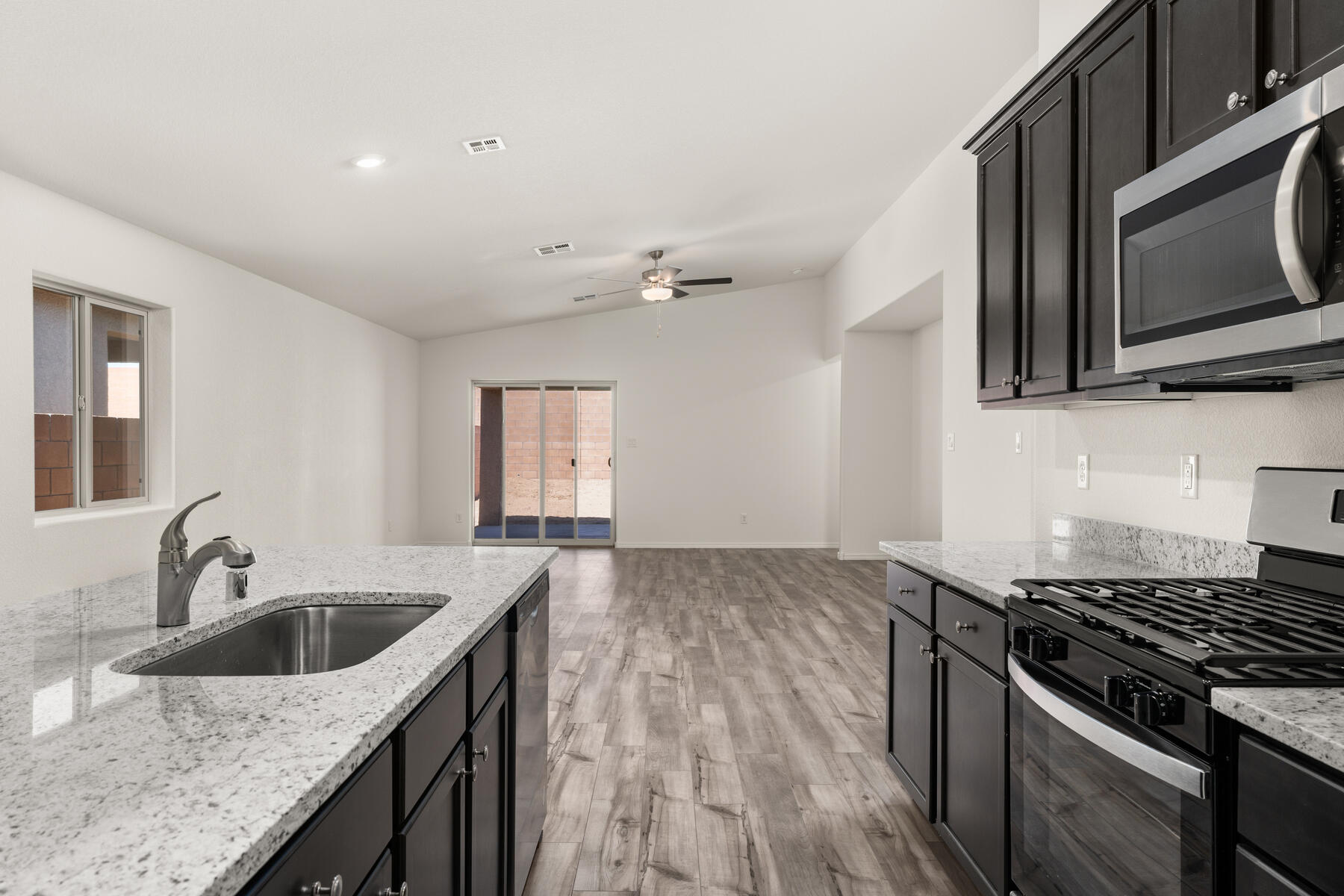 396 Audrey Avenue, Los Lunas, New Mexico image 6