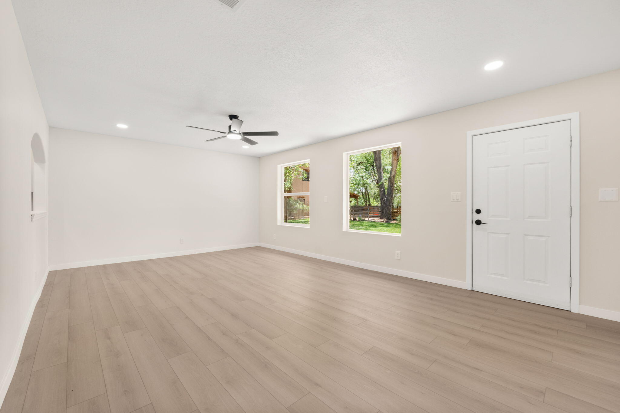 697 W Meadowlark Lane, Corrales, North Carolina image 32
