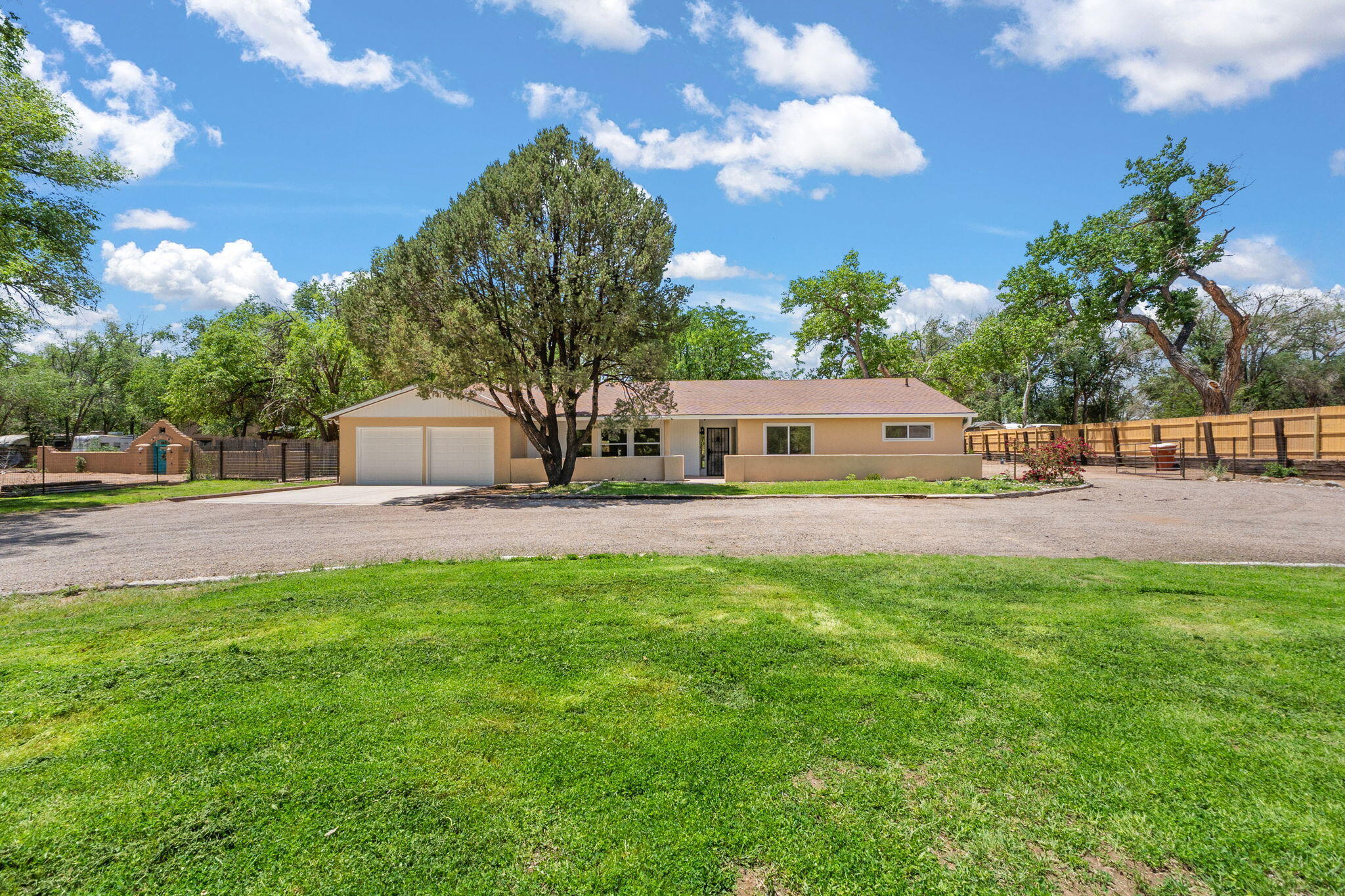 697 W Meadowlark Lane, Corrales, North Carolina image 2