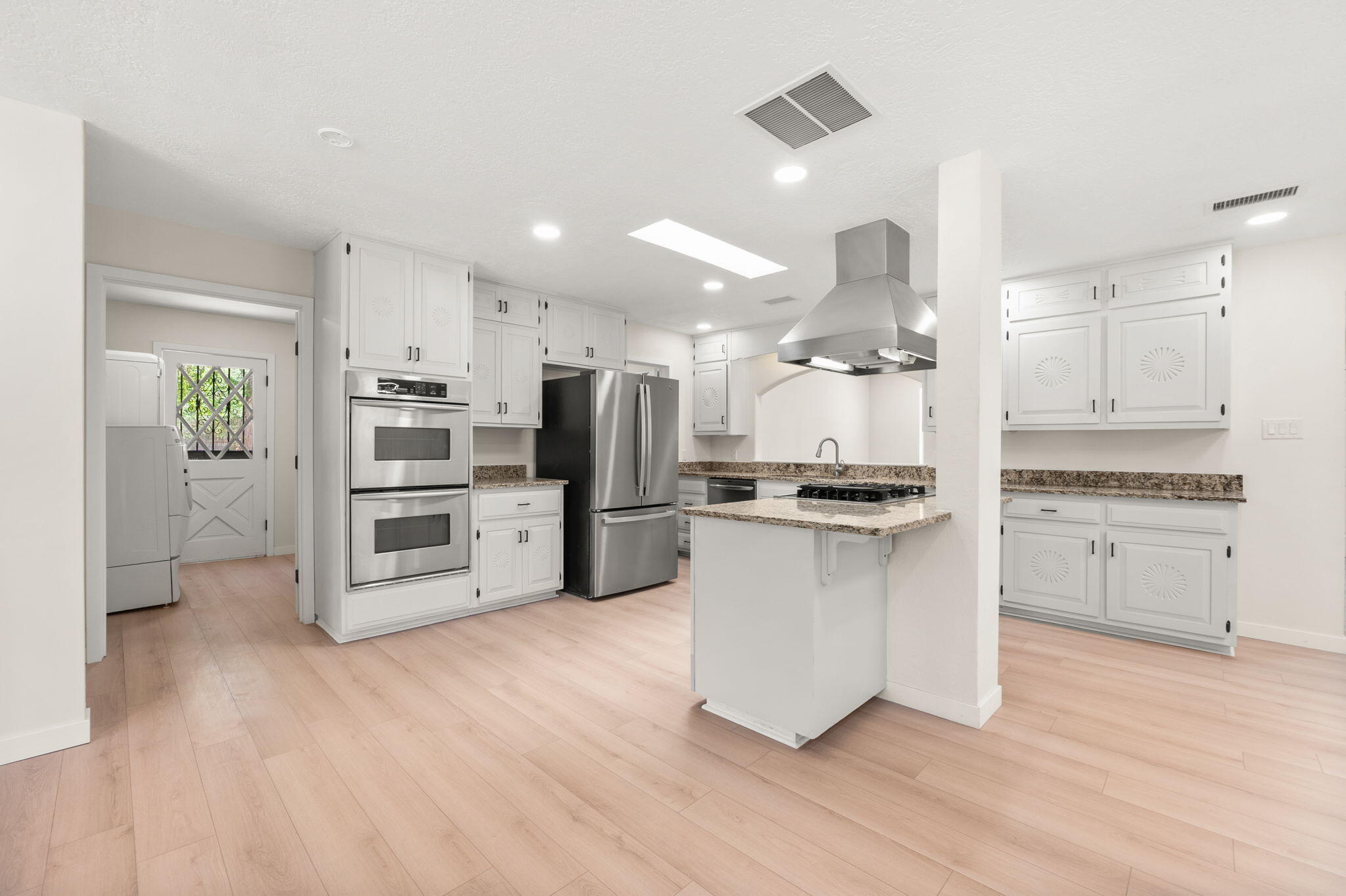 697 W Meadowlark Lane, Corrales, North Carolina image 19