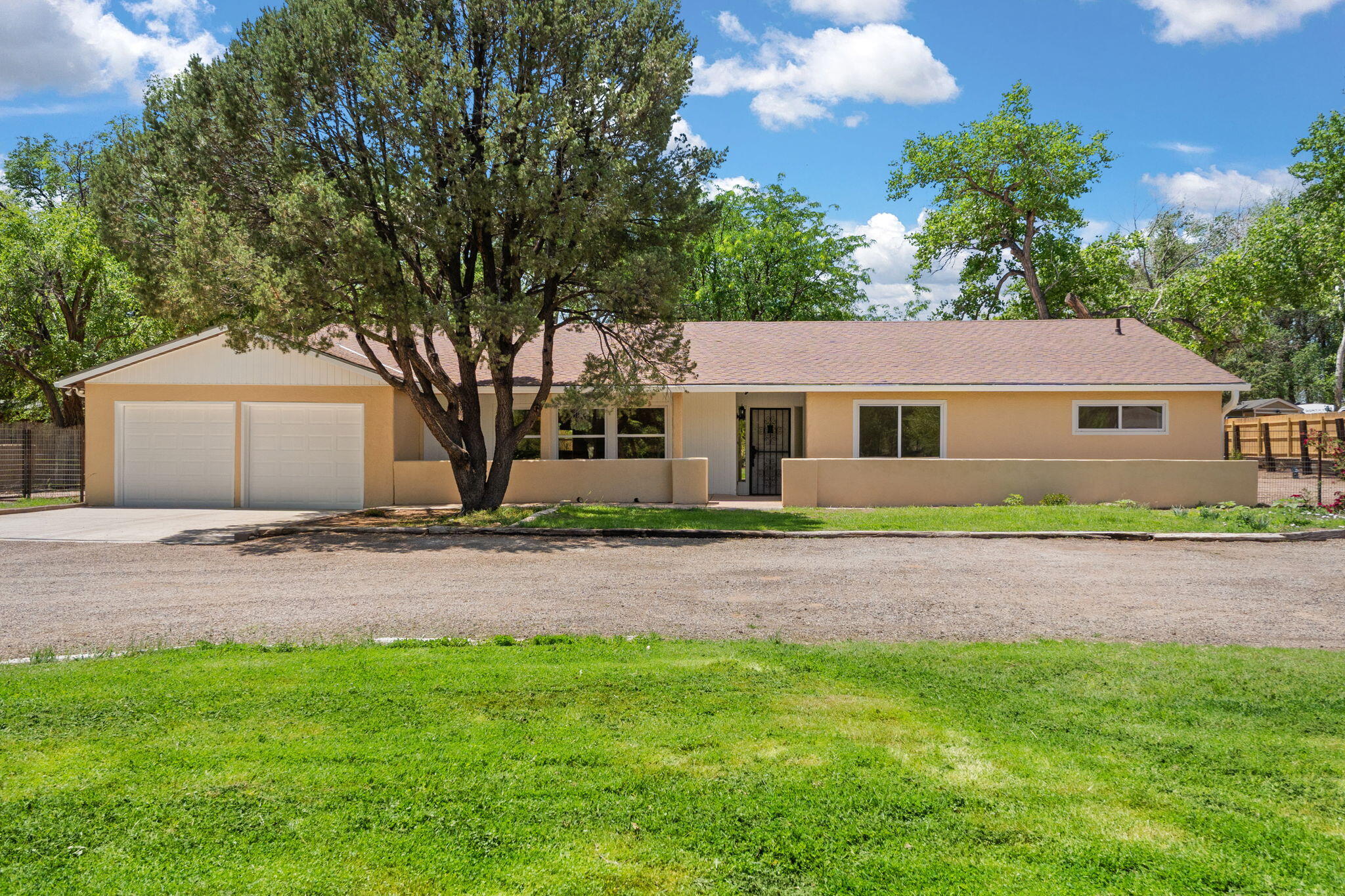 697 W Meadowlark Lane, Corrales, North Carolina image 1