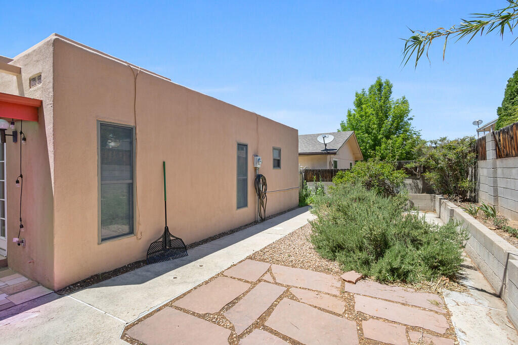 2704 La Charles Drive, Albuquerque, New Mexico image 29