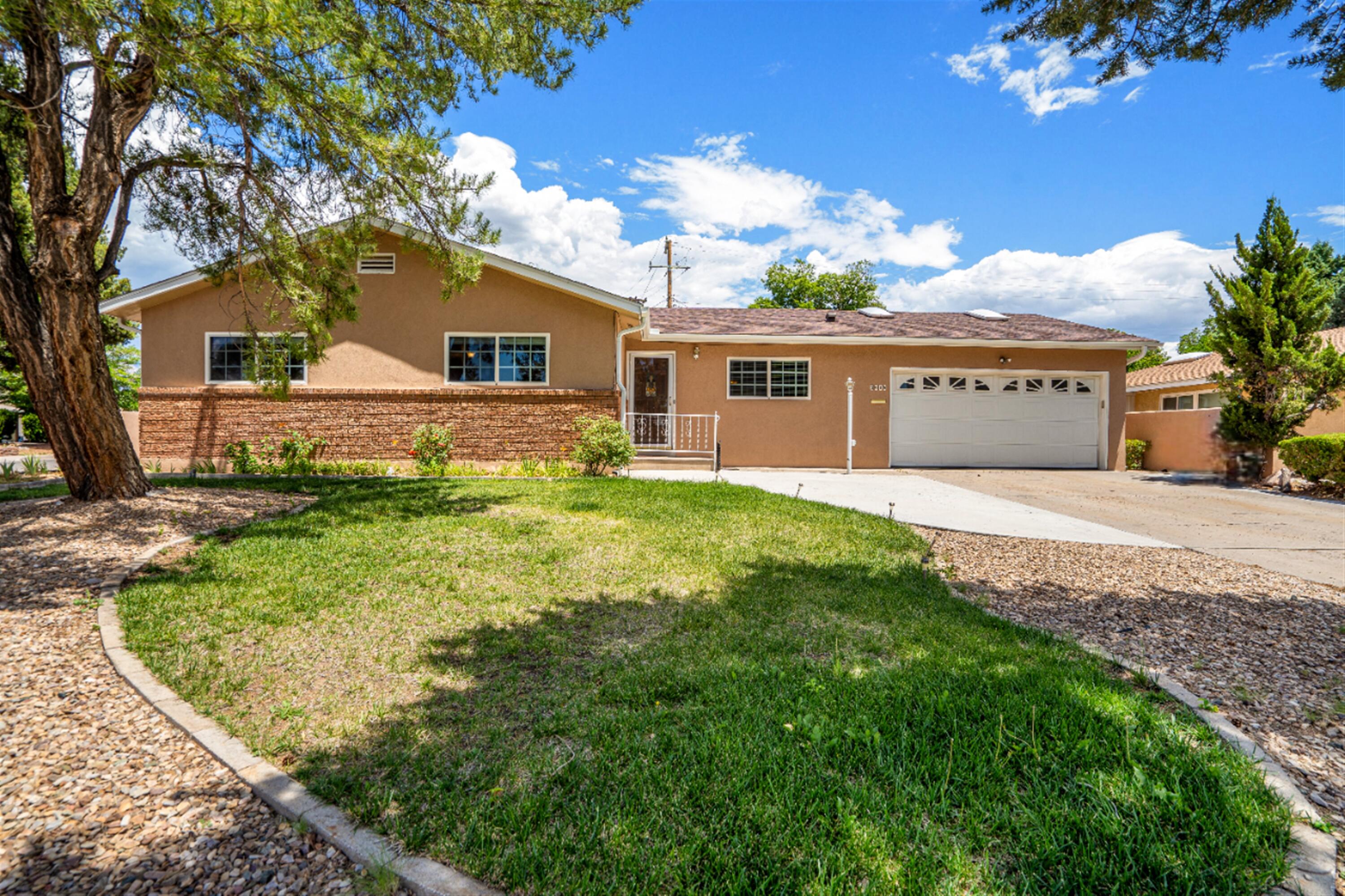 View Albuquerque, NM 87110 house