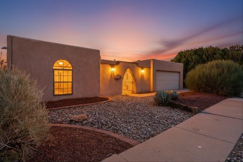 Homes For Sale - 1129 Monte Largo Drive<br/> Bernalillo County, Albuquerque, NM 87123
