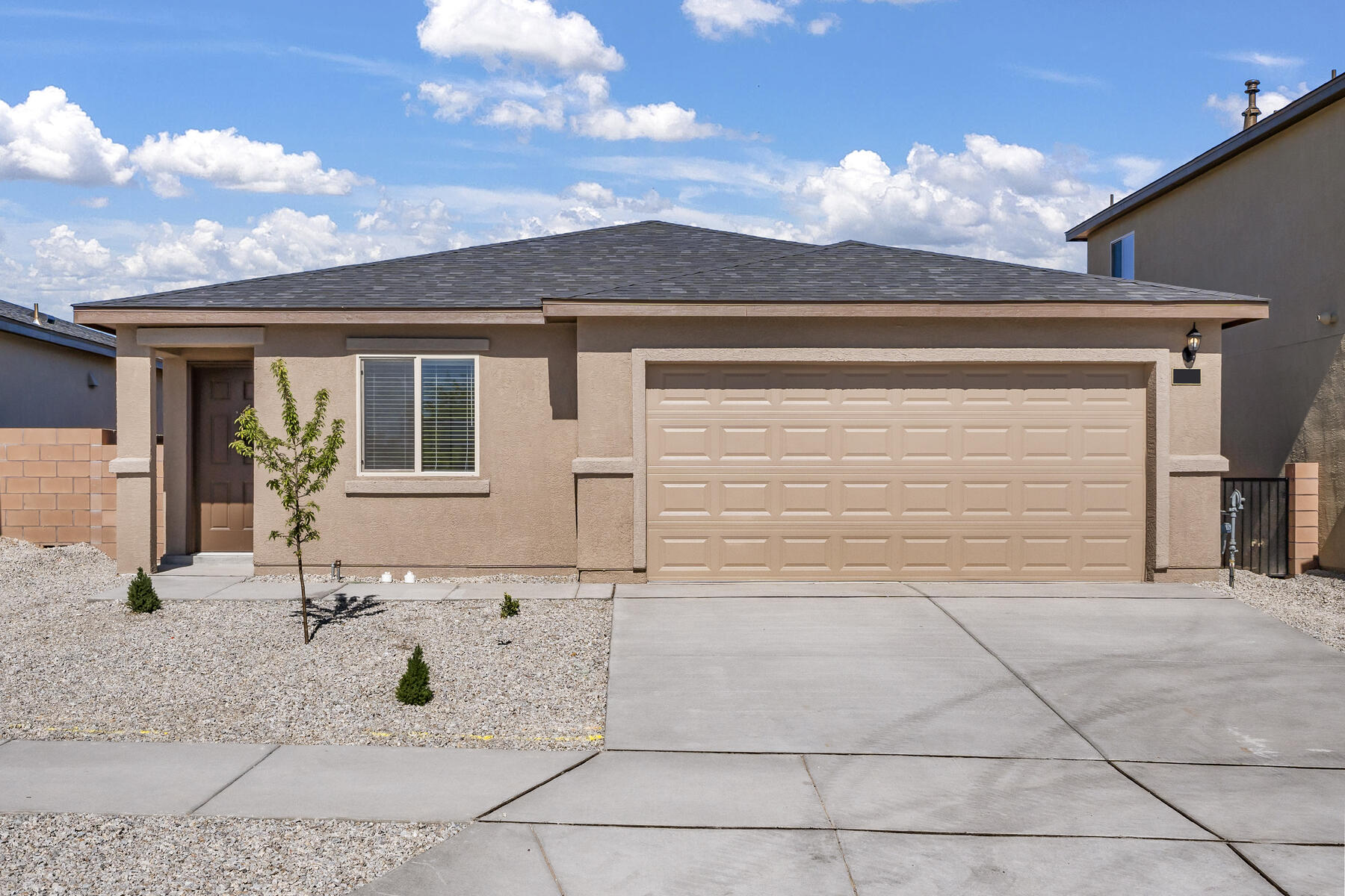 417 Audrey Avenue, Los Lunas, New Mexico image 1