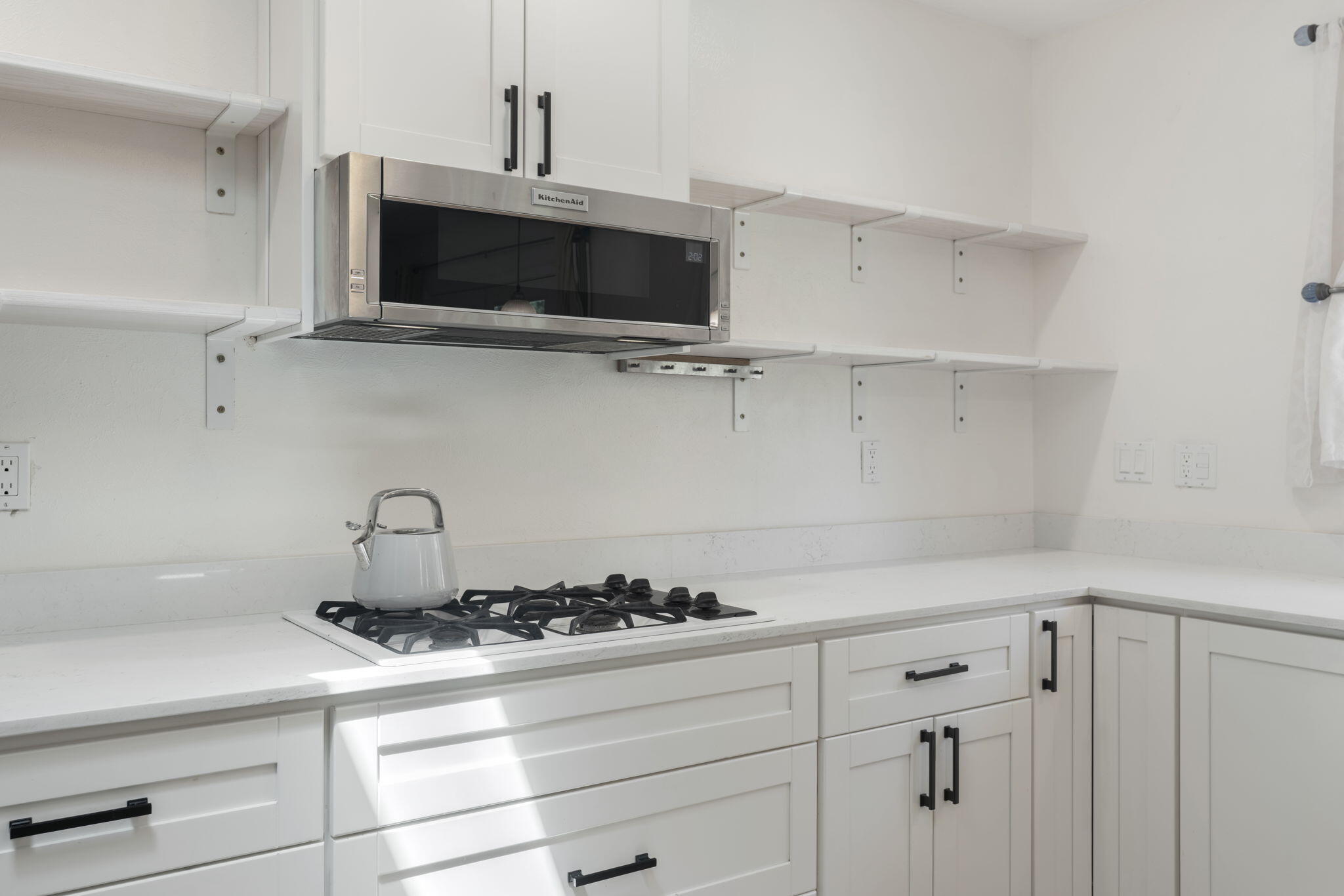 3904 Camino De La Sierra NE
