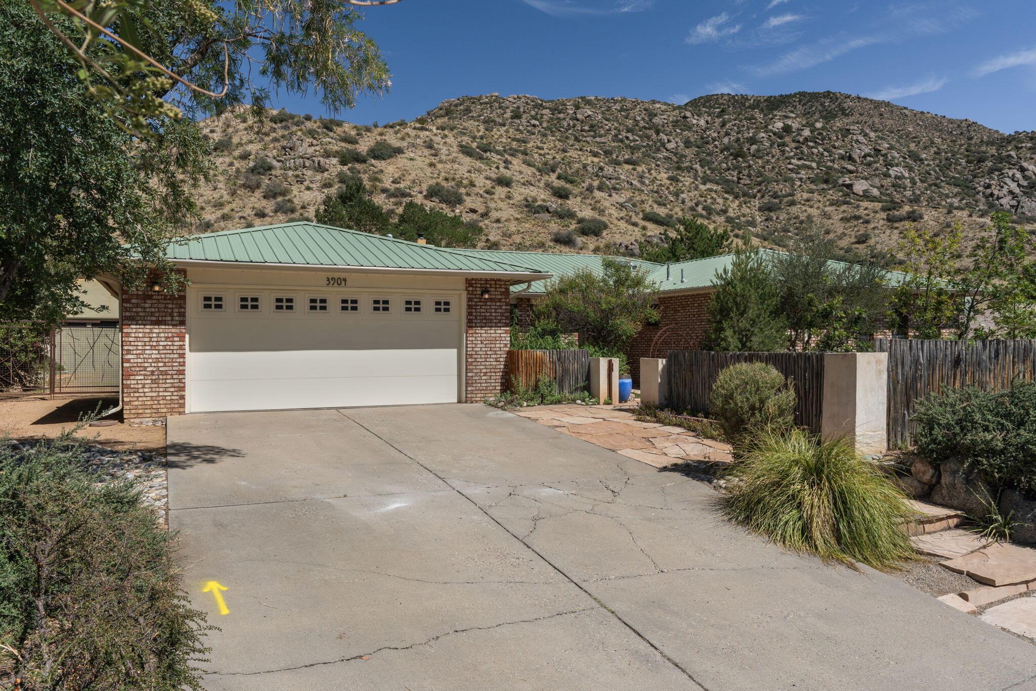 3904 Camino De La Sierra NE