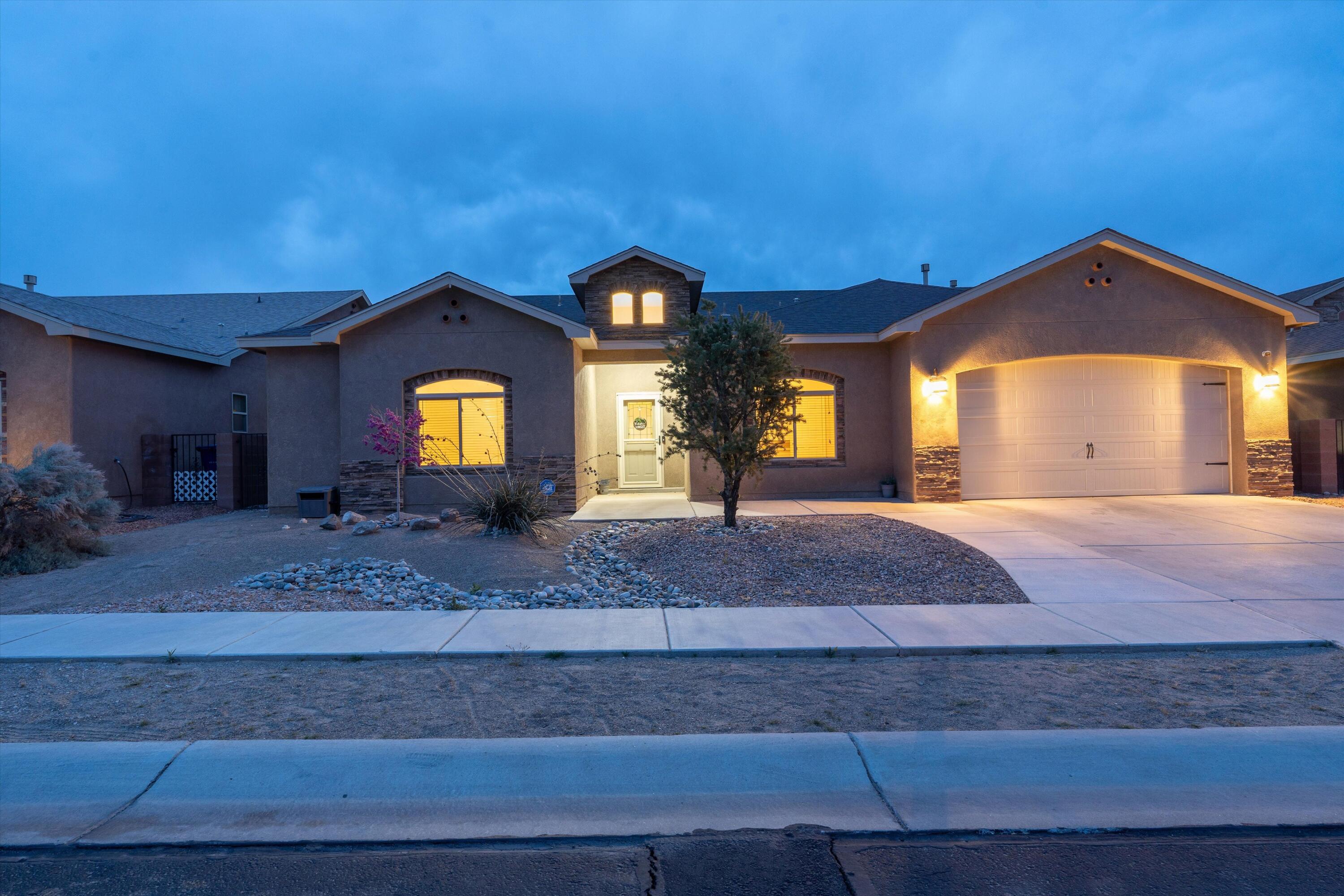 2640 Firewheel Avenue, Los Lunas, New Mexico image 1