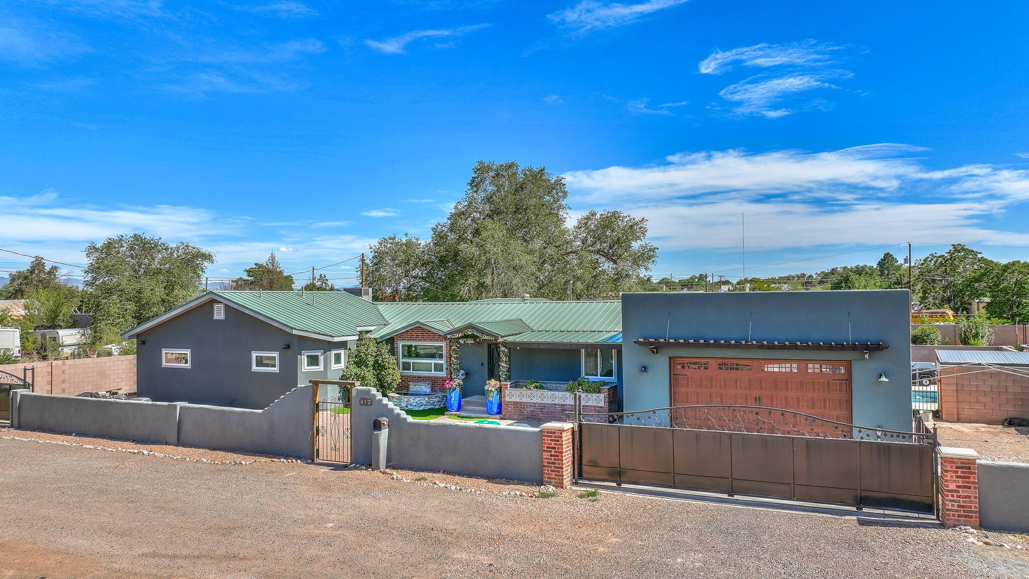 412 El Pueblo Road NW