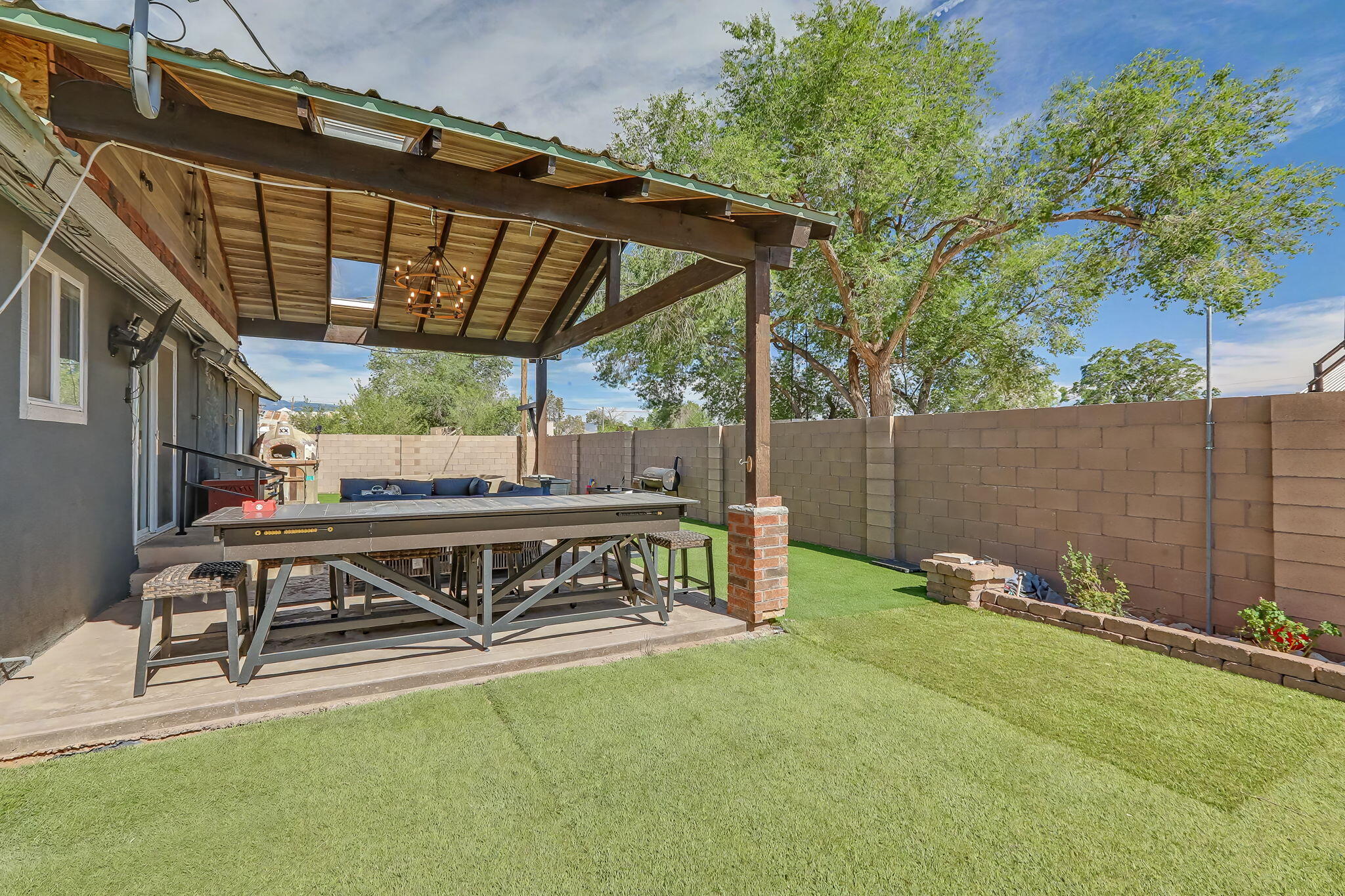 412 El Pueblo Road NW