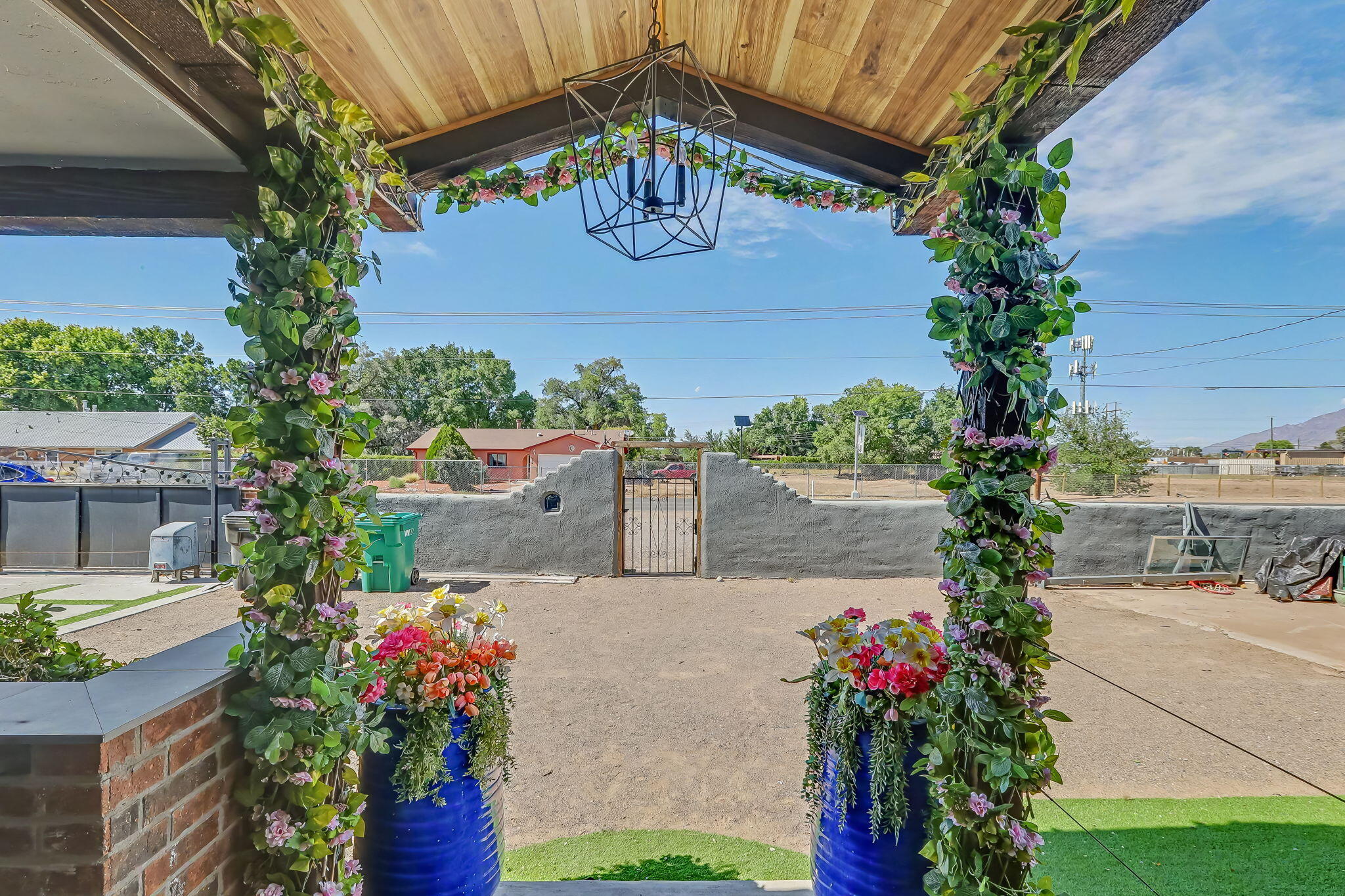 412 El Pueblo Road NW
