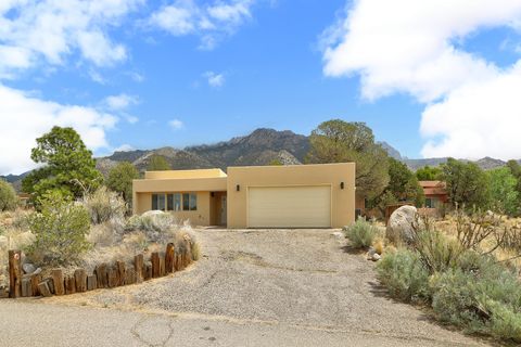 Photo of 725 Tramway Vista Court NE #14, Albuquerque, NM 87122 (MLS # 1102942)