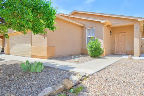 Photo of 3105 W Meadow Drive SW, Albuquerque, NM 87121 (MLS # 1103595)