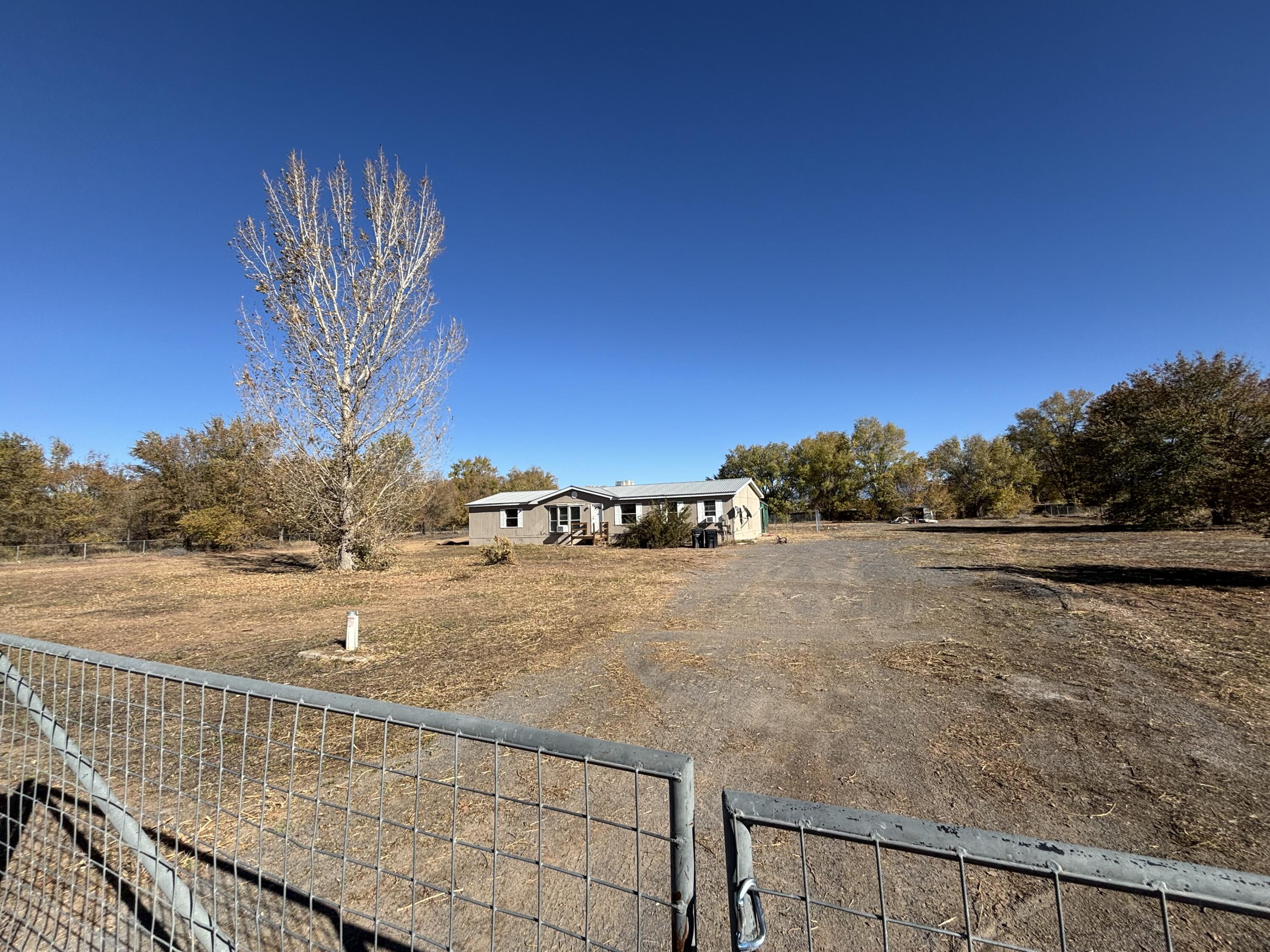 8 Valle Lobo, Los Lunas, New Mexico image 1