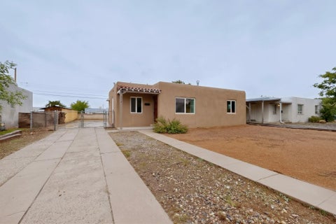 Photo of 313 General Bradley Street NE, Albuquerque, NM 87123 (MLS # 1111739)