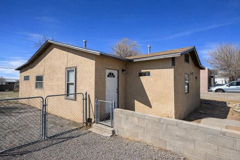 Photo of 1609 Edith Boulevard SE, Albuquerque, NM 87102 (MLS # 1098707)