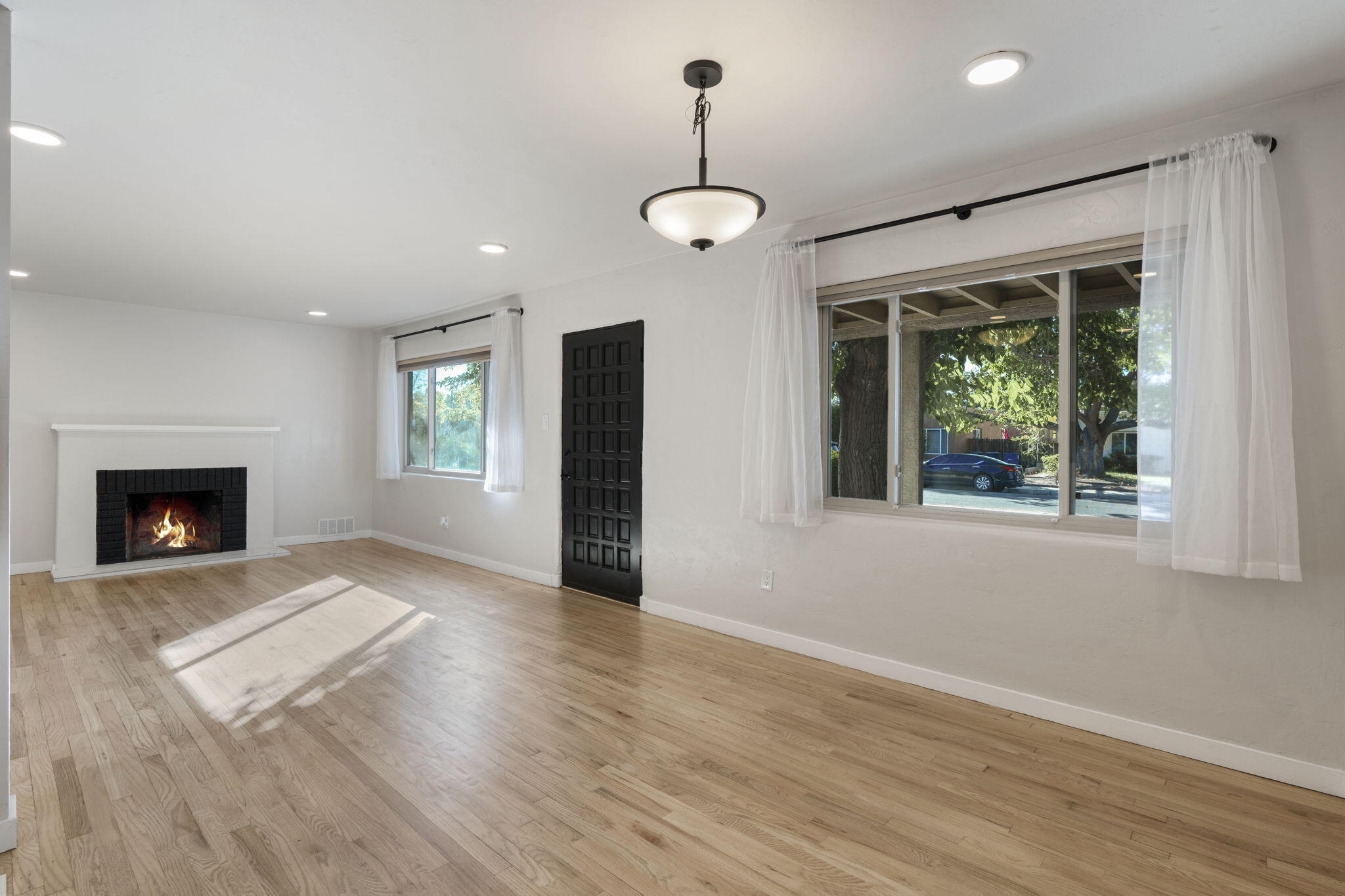 406 Truman Street NE