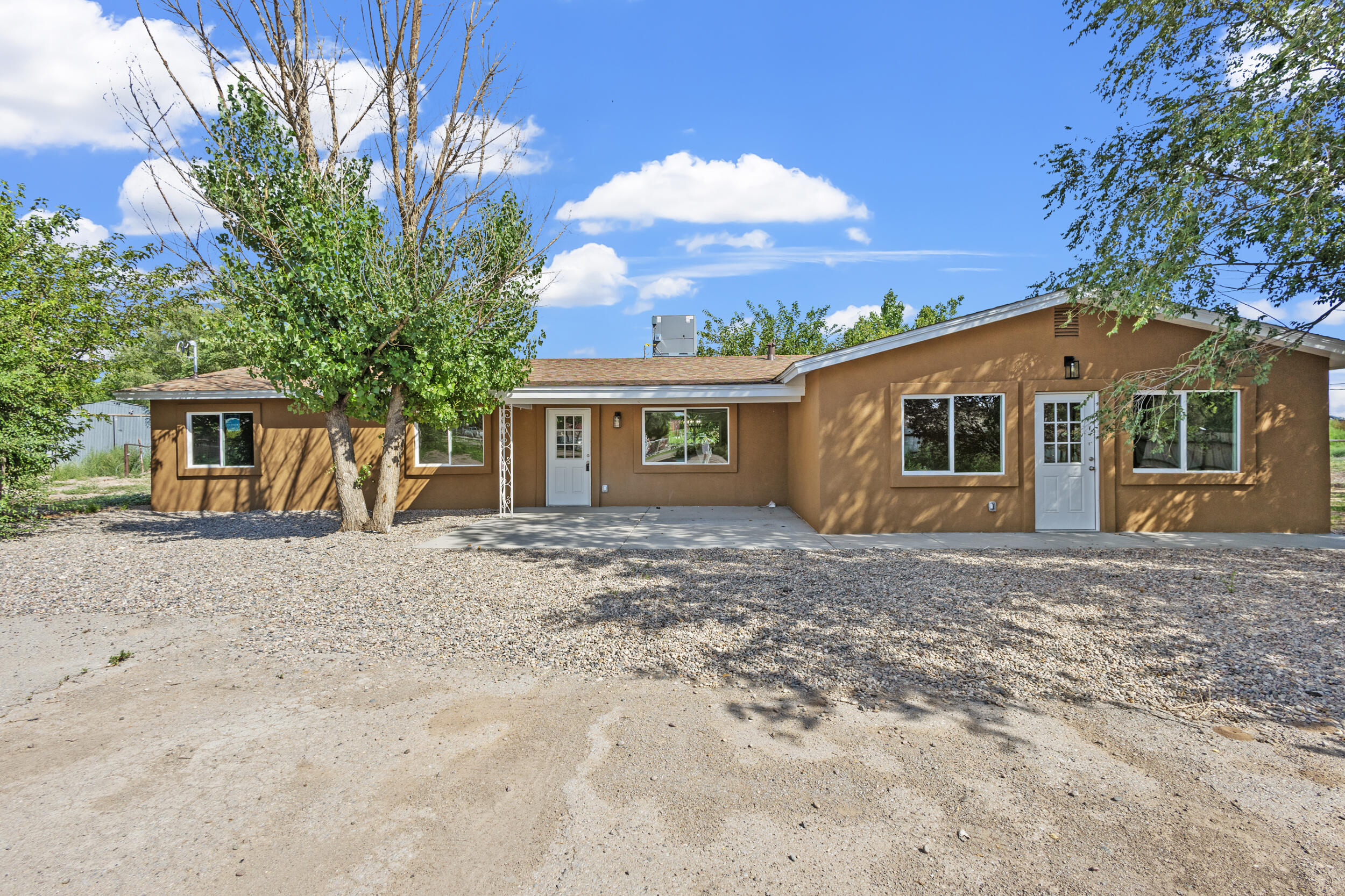 4 Goodheart Road, Los Lunas, New Mexico image 1