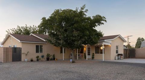 Photo of 3103 LOS TOMASES Drive NW, Albuquerque, NM 87107 (MLS # 1092279)