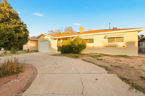 Photo of 2924 Cagua Drive NE, Albuquerque, NM 87110 (MLS # 1094063)