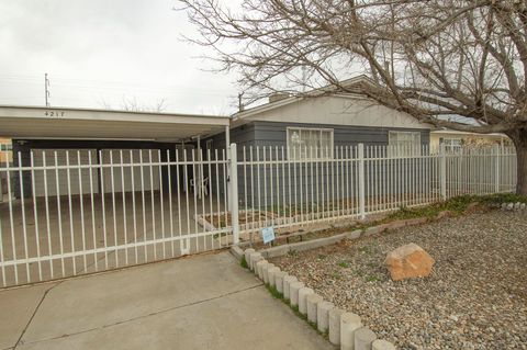 Photo of 4217 Hendrix Road NE, Albuquerque, NM 87110 (MLS # 1098701)
