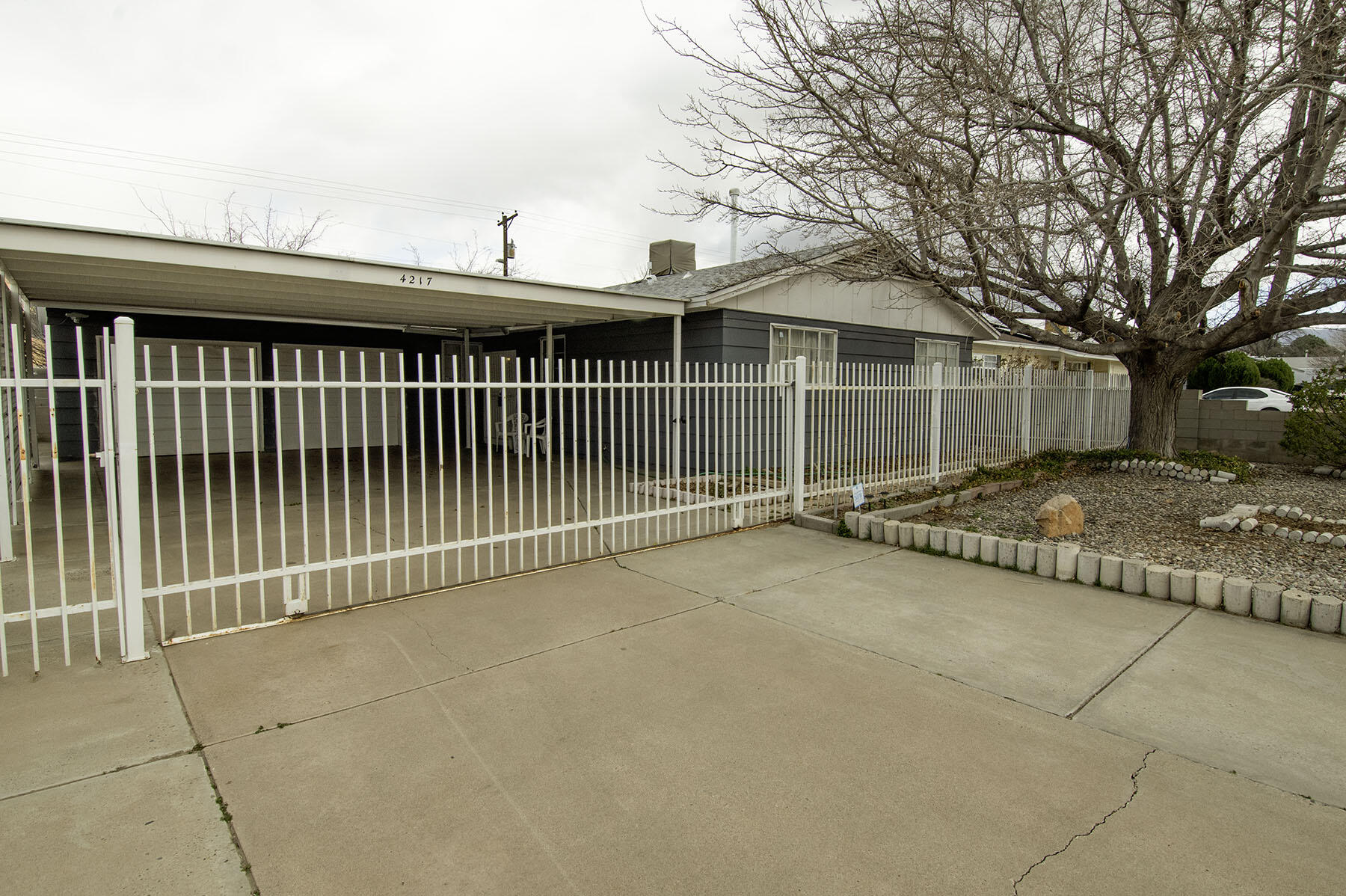 4217 Hendrix Road NE