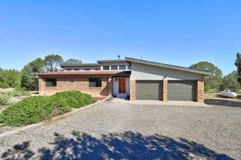 Homes For Sale - 26 W Willard Road<br/> Edgewood, NM 87015