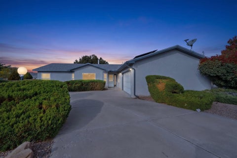 Photo of 1825 35th Street SE, Rio Rancho, NM 87124 (MLS # 1113108)