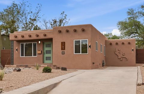 Photo of 1707 Anderson Place SE, Albuquerque, NM 87108 (MLS # 1101712)