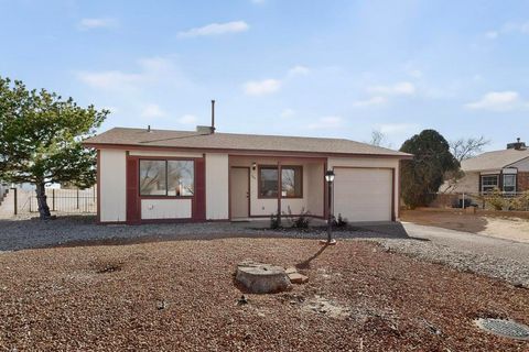 Photo of 480 Chippewa Drive SW, Rio Rancho, NM 87124 (MLS # 1095532)