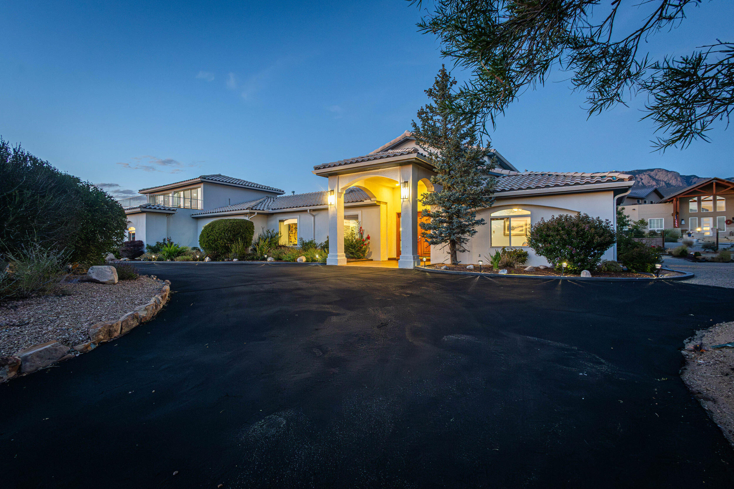 11907 San Rafael Avenue NE