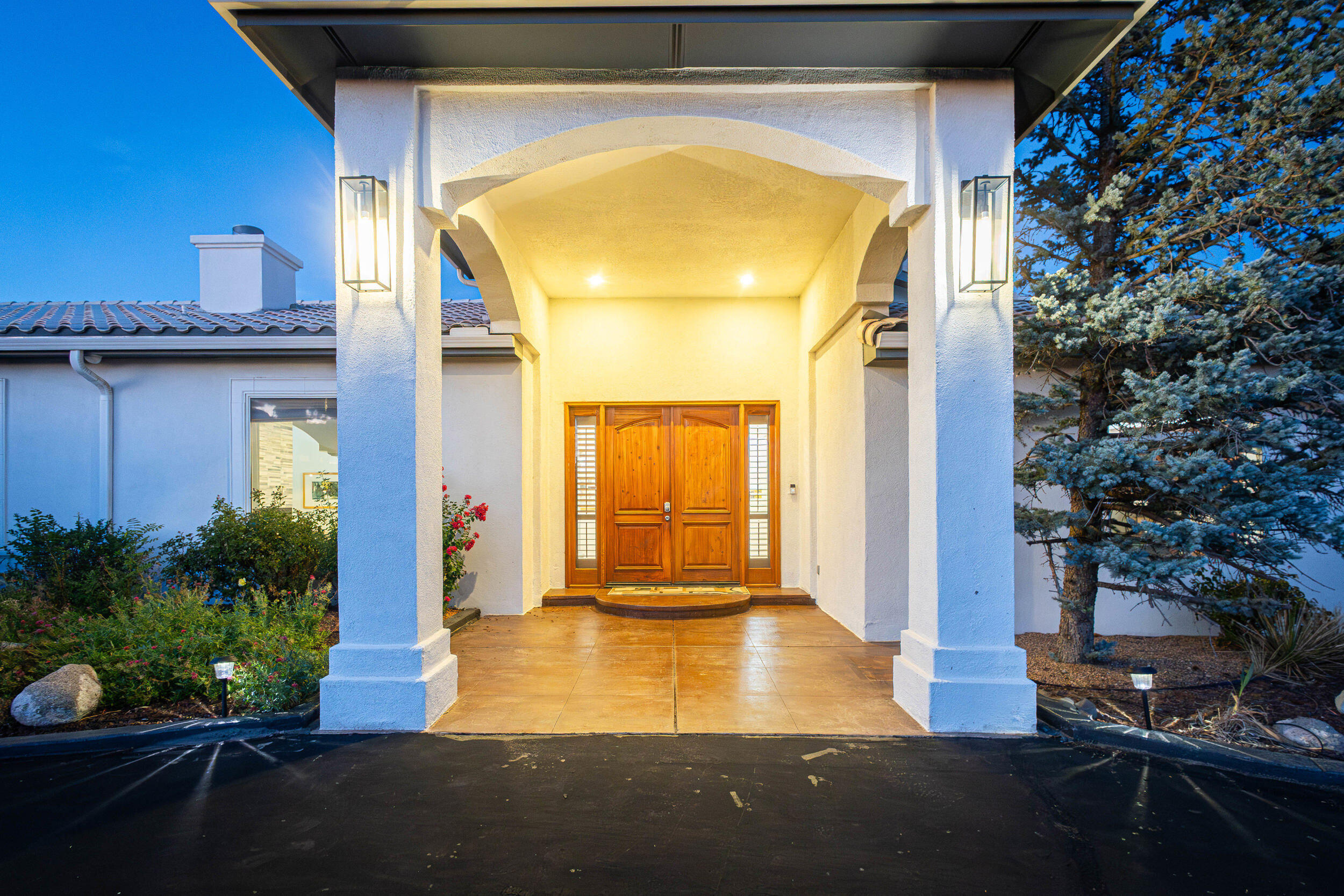 11907 San Rafael Avenue NE