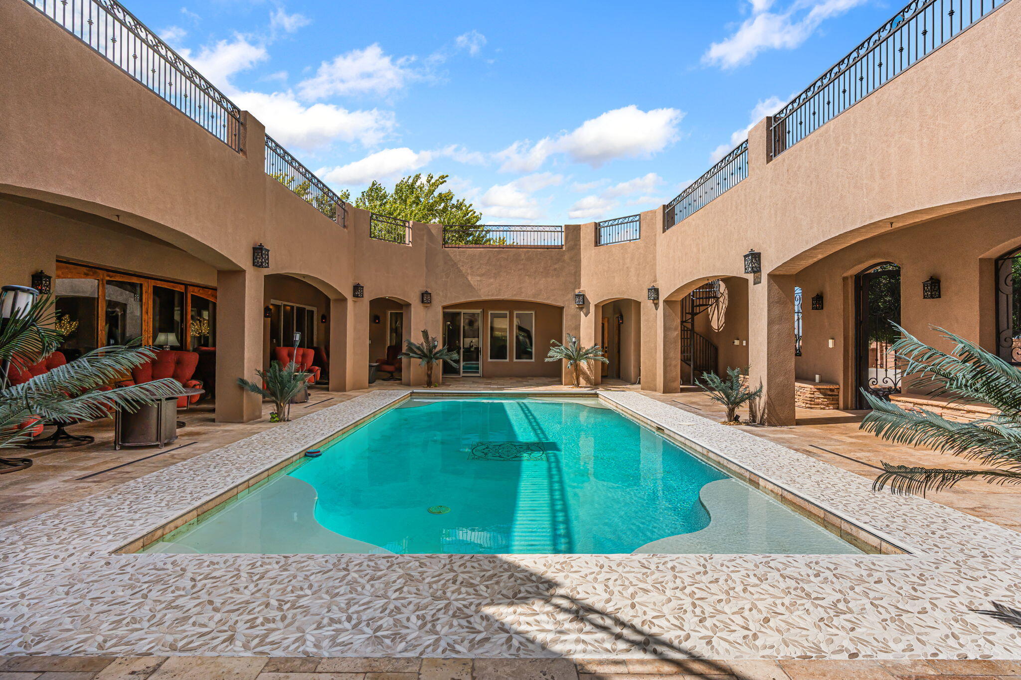 8801 GLENDALE Avenue NE